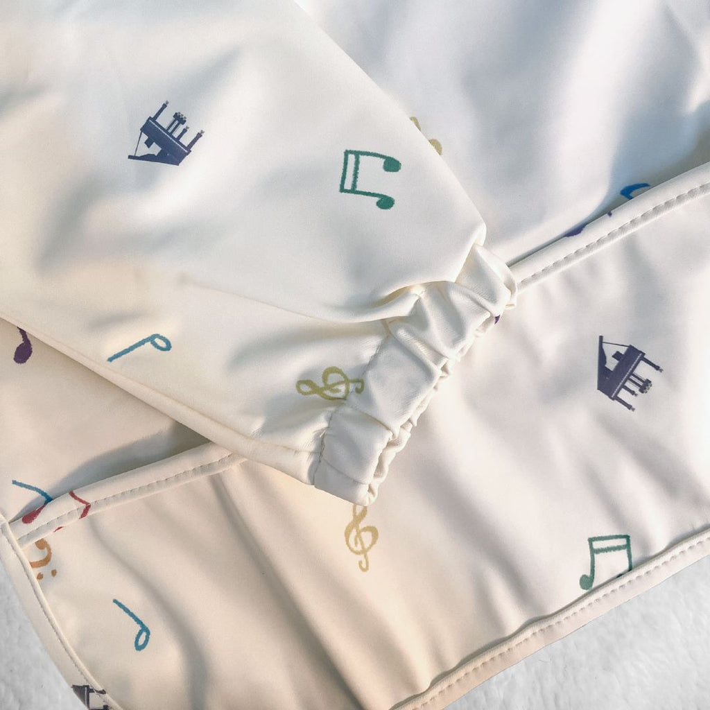 Elly_milley_Waterproof_Bib_Music_Sleeve