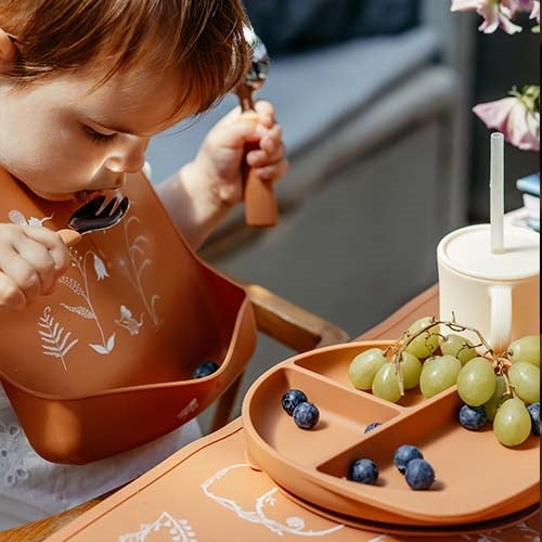 FEEDING_MADE_EASY_With_Elly_Milley